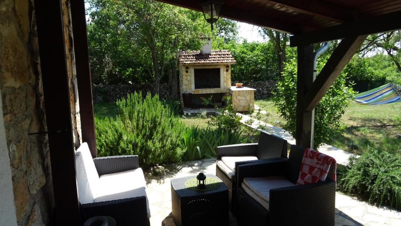 Villa Stone Medal Drnis Bagian luar foto