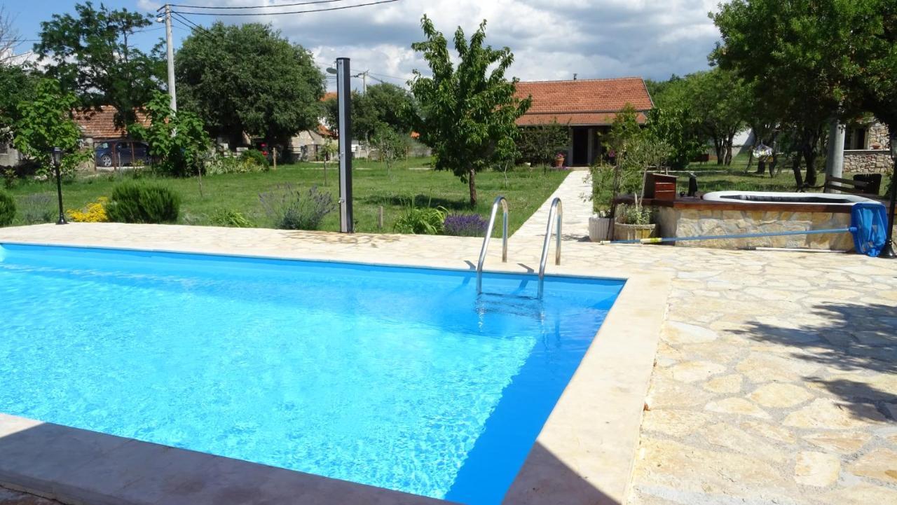 Villa Stone Medal Drnis Bagian luar foto