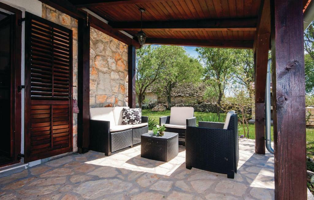 Villa Stone Medal Drnis Bagian luar foto