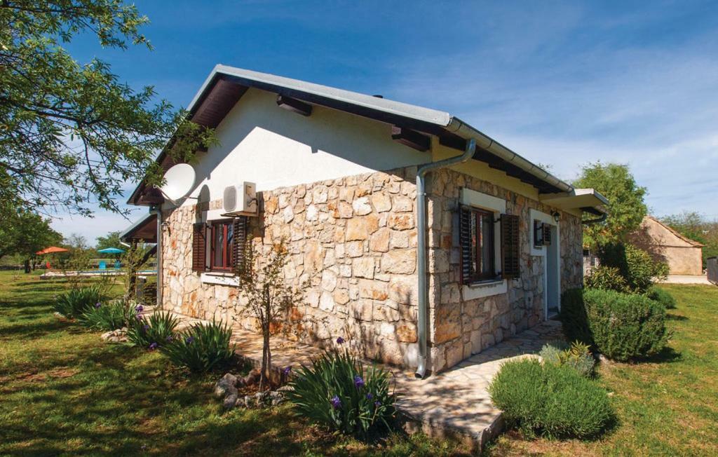 Villa Stone Medal Drnis Bagian luar foto
