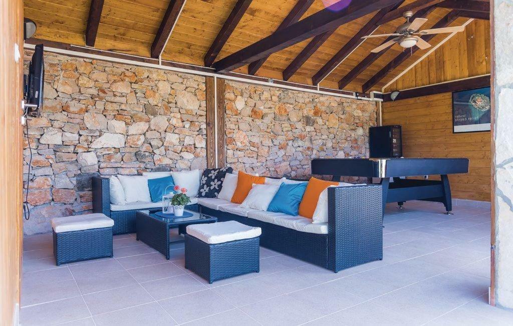 Villa Stone Medal Drnis Bagian luar foto