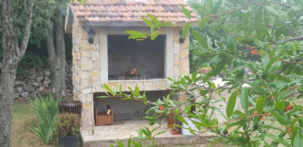Villa Stone Medal Drnis Bagian luar foto